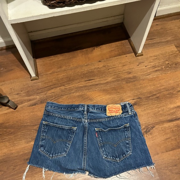 Levi’s button fly 501 frayed jean shorts size 34 waist - Picture 4 of 16